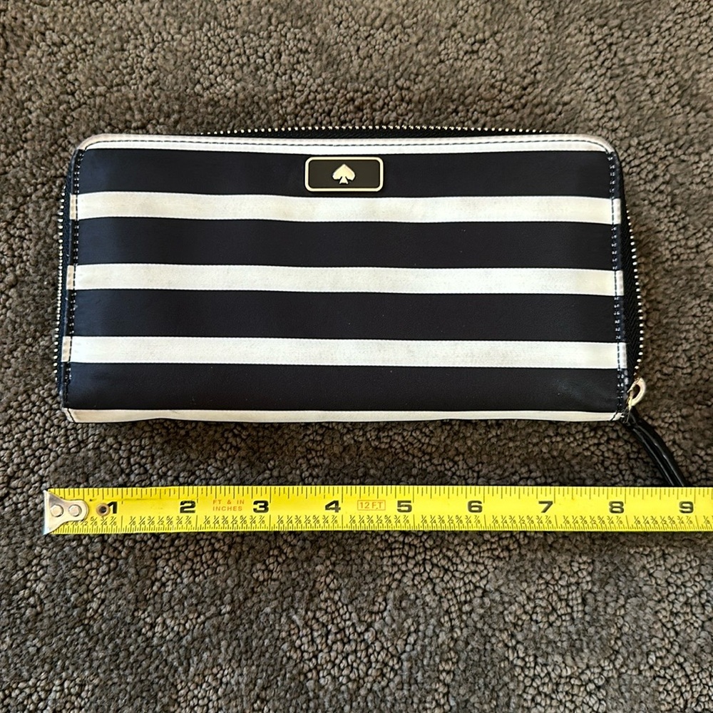 Kate Spade Wallet - Picture 2 of 6